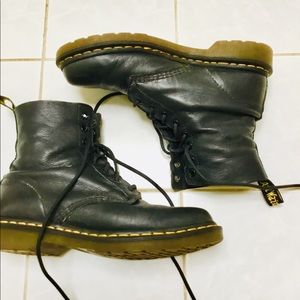Doc Martens Size 8.5 black leather combat boots
